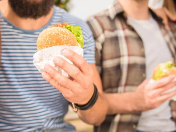 Česa ob toplem vremenu ne bi smeli jesti?